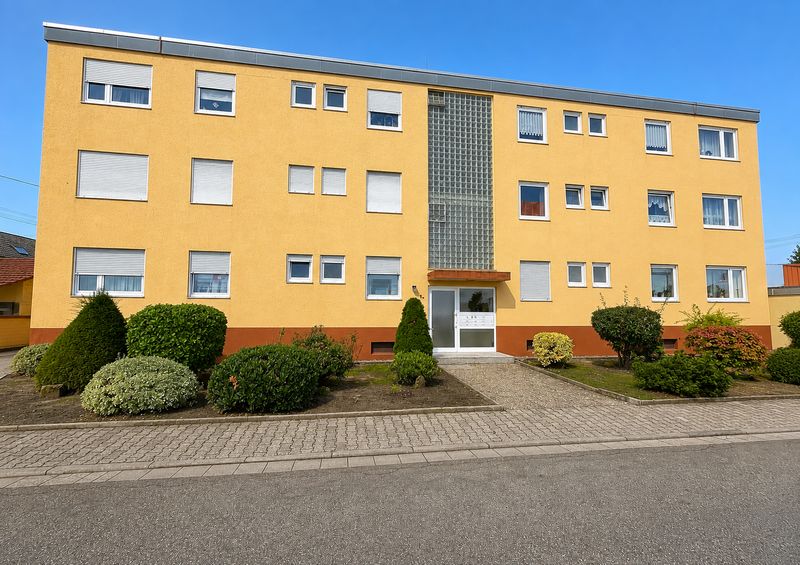 3-ZWG mit Balkon, Einbauküche, Kellerraum und Garage in Maxdorf